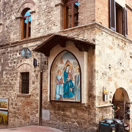 Della Scala * San Gimignano